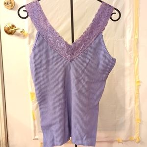 'Michelle Nicole' lilac sleeveless knit top. Size L. Lace shoulder straps.